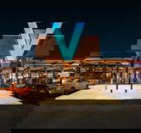 V Hotel - Foster Accommodation