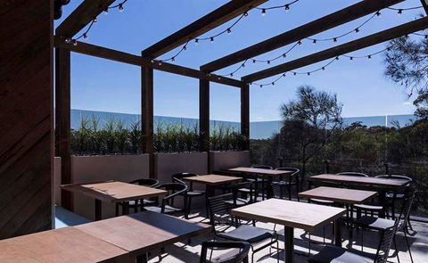 Blue Lake Tandoori Espress - Foster Accommodation 7
