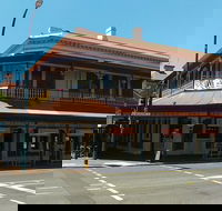 The Lion Hotel - Foster Accommodation