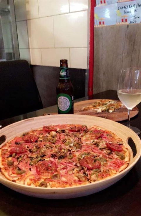 Bay Beach Pizza & Pasta - Foster Accommodation 10