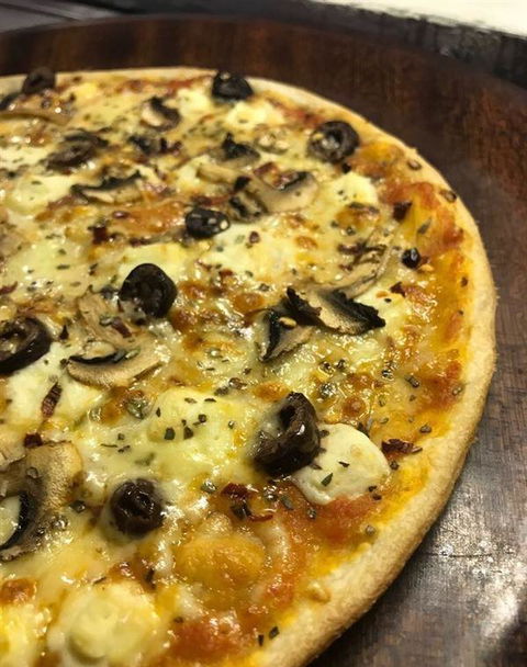 Bay Beach Pizza & Pasta - Foster Accommodation 8