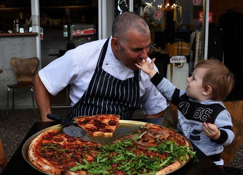 Arlo's Pizzeria - Foster Accommodation 7