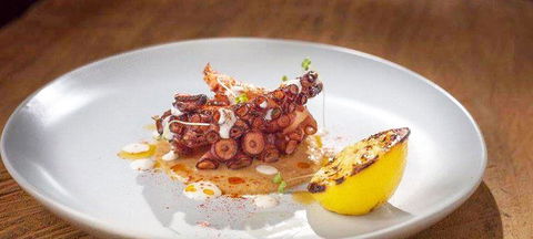 Astor Grill - Foster Accommodation 5