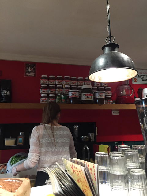 Aix Cafe Creperie Salon - Foster Accommodation 3