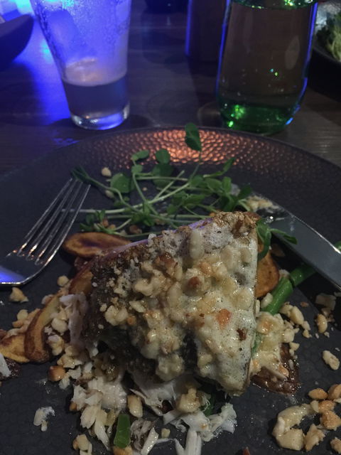 Aqua Restaurant & Bar - Foster Accommodation 9