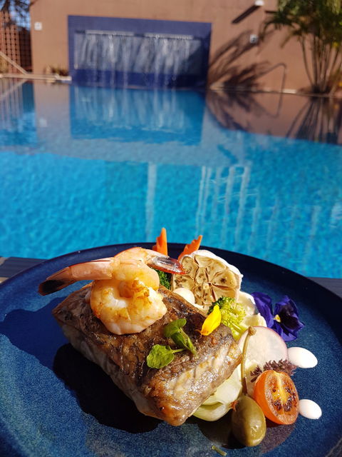 Aqua Restaurant & Bar - Foster Accommodation 11