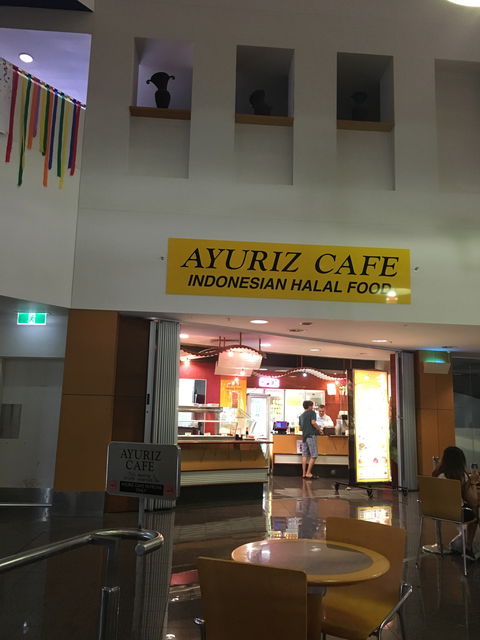 Ayuriz Cafe - Foster Accommodation 1