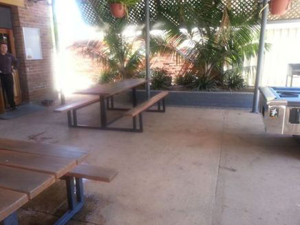Ellalong Hotel - Foster Accommodation 2