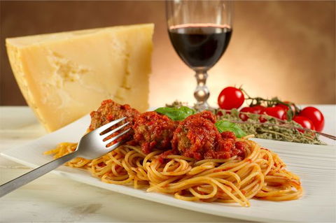Domenico’s On Kings–Italian Restaurant - Foster Accommodation 0