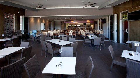 The Avenues Tavern - Foster Accommodation 1