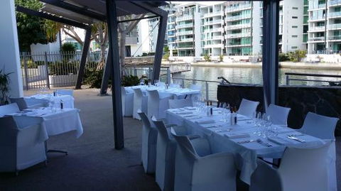 Artichoke Restaurant - Foster Accommodation 0