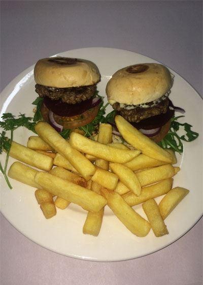 Albion Hotel - Foster Accommodation 1