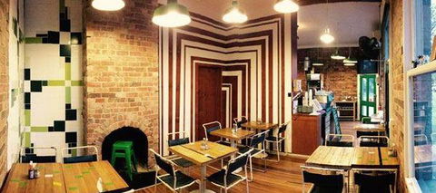 EAT LOVE PIZZA - Foster Accommodation 3