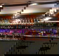 Barrel and Cruse Bistro - Foster Accommodation
