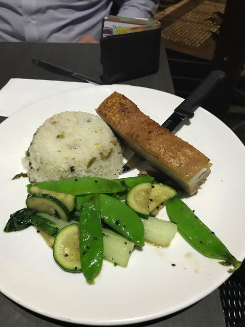 Q Bar And Brasserie On The Avenue - Foster Accommodation 1