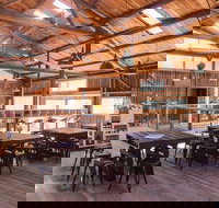 Willie Smith's Apple Shed - Foster Accommodation