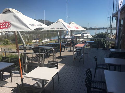 Yacht Club Fifty Five - Foster Accommodation 0