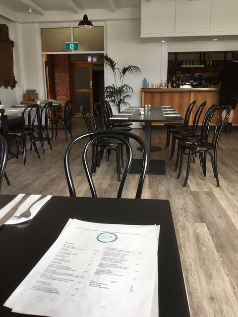 Yacht Club Fifty Five - Foster Accommodation 7