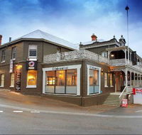 Deloraine Hotel Restaurant - Foster Accommodation
