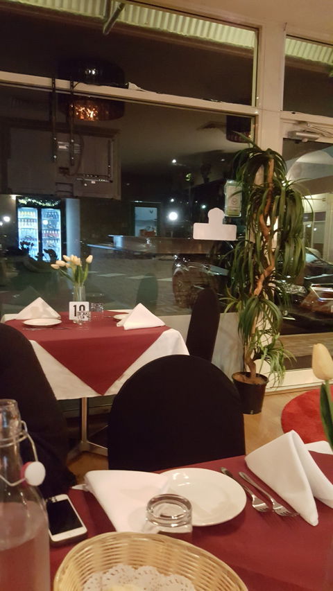 The Khukuri Nepalese Restaurant - Foster Accommodation 5