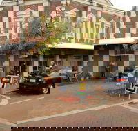 Ritz Cafe - Foster Accommodation