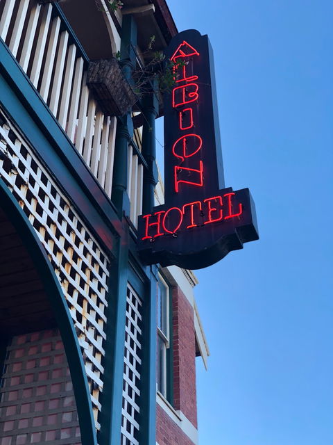 Albion Hotel - Foster Accommodation 7