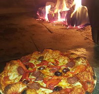 Capitani's Wood Fired Pizzeria - Foster Accommodation