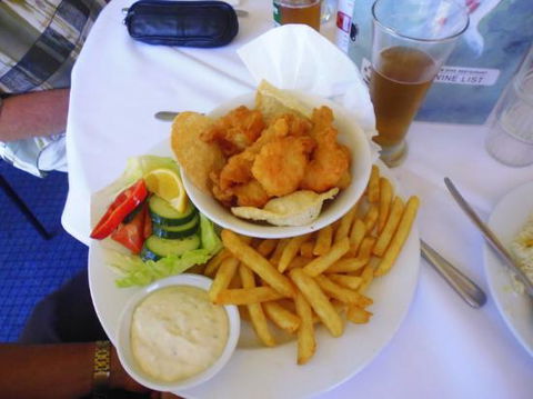 Yum Sing Restaurant - Foster Accommodation 0