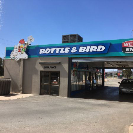 Bottle & Bird - Foster Accommodation 0