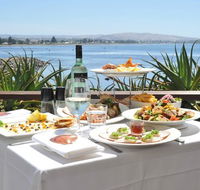 Eat at Whalers restaurant - Foster Accommodation