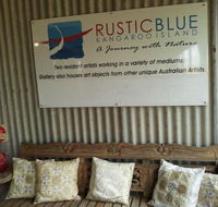 Rustic Blue - Foster Accommodation