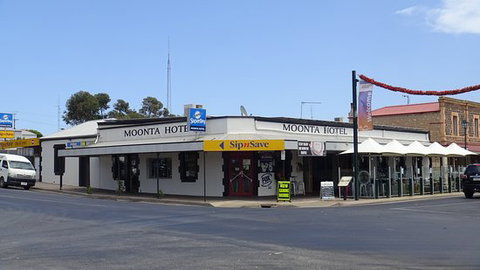 Moonta Hotel - Foster Accommodation 0