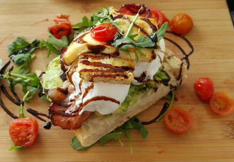 Deedot Coffee House - Foster Accommodation 0