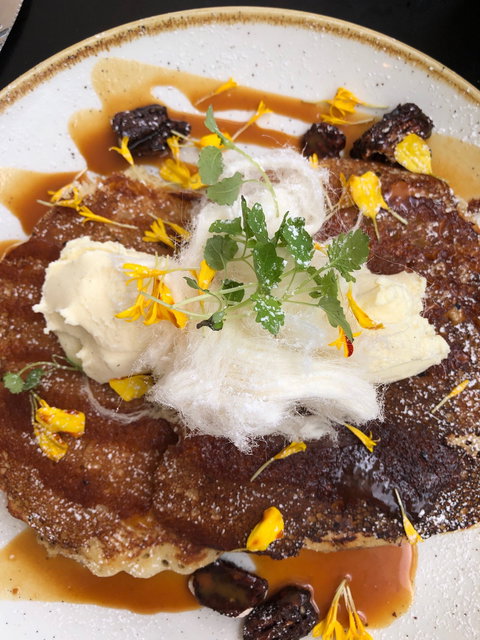 Deedot Coffee House - Foster Accommodation 6