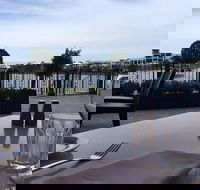 LakeFront Bistro - Foster Accommodation