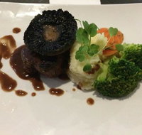 Seren8 Restaurant  Bar - Foster Accommodation