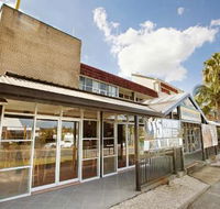 Commercial Hotel - Foster Accommodation