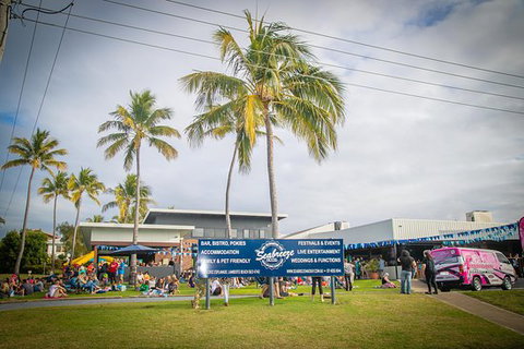 SEABREEZE HOTEL - Foster Accommodation 0