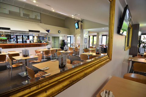 Ashmore Tavern - Foster Accommodation 2