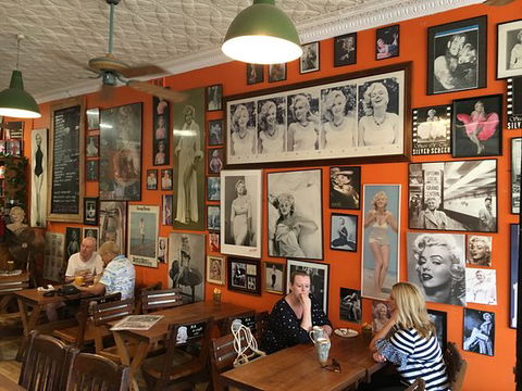A Cafe Etc - Foster Accommodation 0