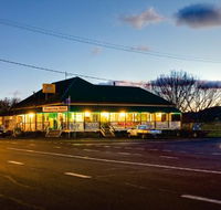 Dugandan Hotel - Foster Accommodation