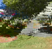 Roses 'n Things Van Park - Foster Accommodation