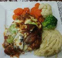Simons Tavern Restaurant - Foster Accommodation