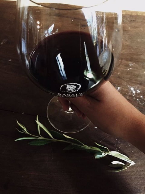 Basalt Vineyard Cafe - Foster Accommodation 5