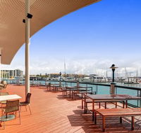 The Boat Club - Foster Accommodation