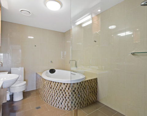 CBD Executive Apartments - Foster Accommodation 9