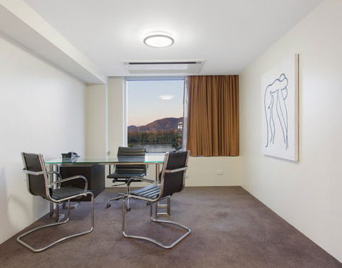 CBD Executive Apartments - Foster Accommodation 11