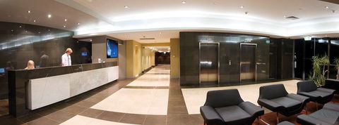 Atlantis Hotel - Foster Accommodation 2