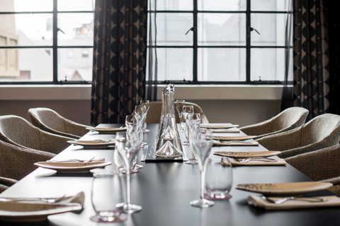 Adelphi Hotel - Foster Accommodation 11