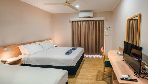Contour Hotel - Foster Accommodation 5